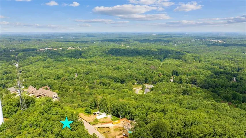 Mountain Top Property with expansive views * Culdesac