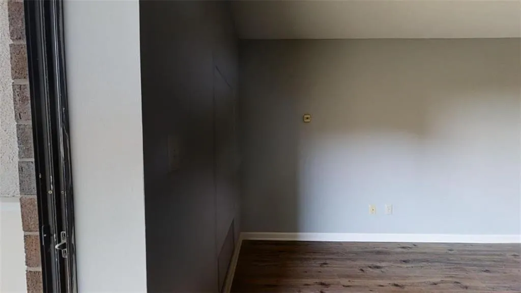 300 Johnson Ferry Road Ne Unit B502, Sandy Springs, Georgia 30328, 1 Bedroom Bedrooms, ,1 BathroomBathrooms,Residential,Sold,300 Johnson Ferry Road Ne Unit B502,7071718