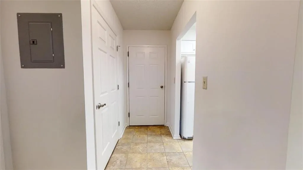 300 Johnson Ferry Road Ne Unit B502, Sandy Springs, Georgia 30328, 1 Bedroom Bedrooms, ,1 BathroomBathrooms,Residential,Sold,300 Johnson Ferry Road Ne Unit B502,7071718