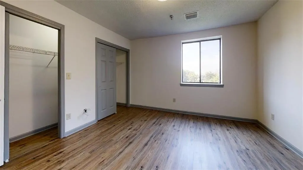 300 Johnson Ferry Road Ne Unit B502, Sandy Springs, Georgia 30328, 1 Bedroom Bedrooms, ,1 BathroomBathrooms,Residential,Sold,300 Johnson Ferry Road Ne Unit B502,7071718