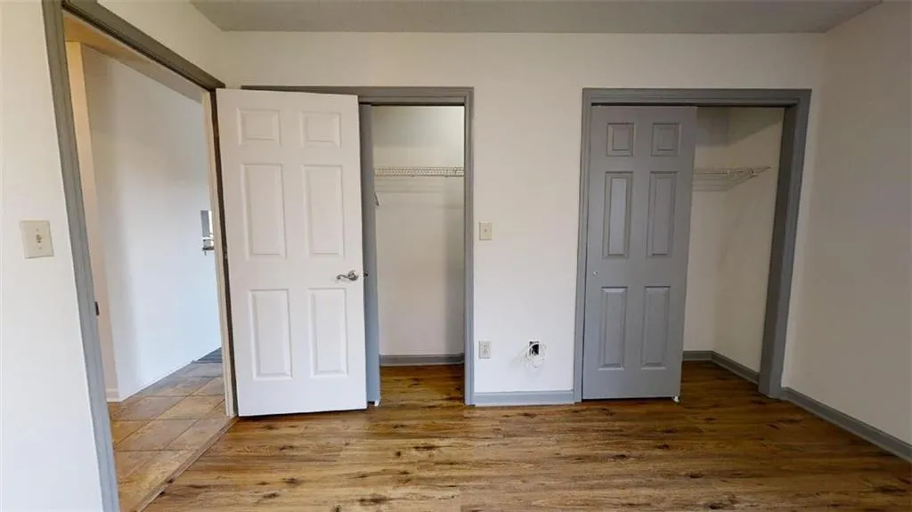 300 Johnson Ferry Road Ne Unit B502, Sandy Springs, Georgia 30328, 1 Bedroom Bedrooms, ,1 BathroomBathrooms,Residential,Sold,300 Johnson Ferry Road Ne Unit B502,7071718