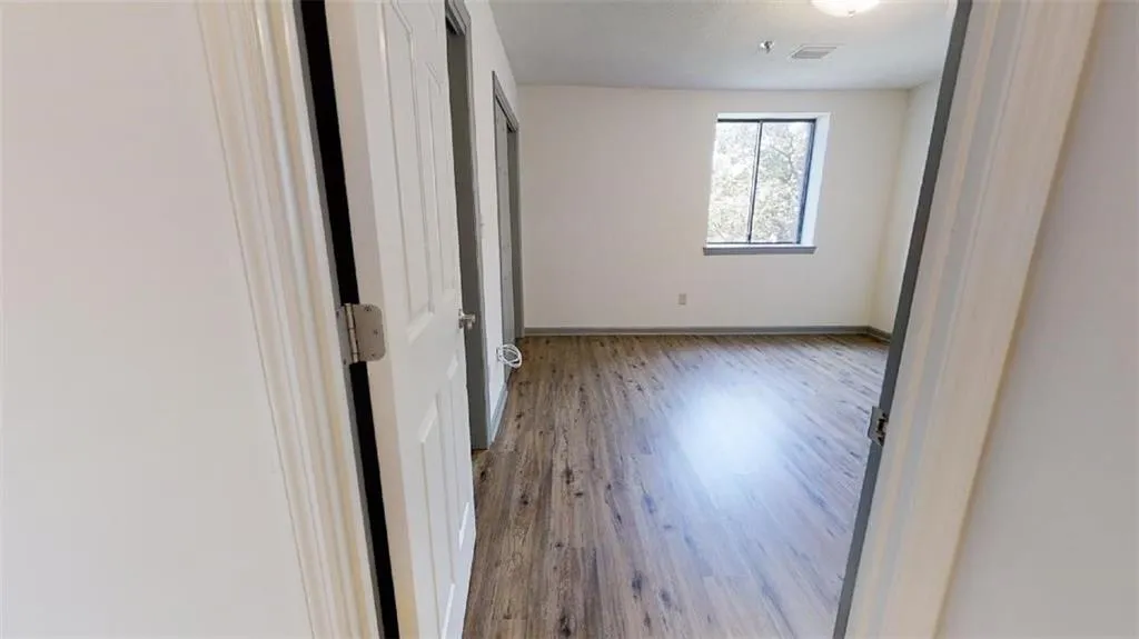 300 Johnson Ferry Road Ne Unit B502, Sandy Springs, Georgia 30328, 1 Bedroom Bedrooms, ,1 BathroomBathrooms,Residential,Sold,300 Johnson Ferry Road Ne Unit B502,7071718