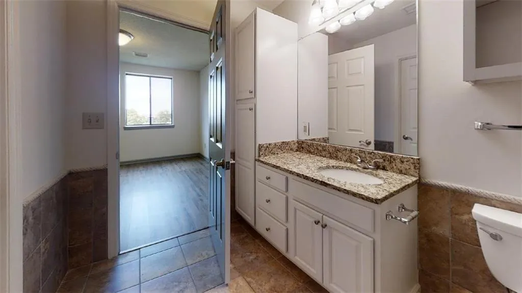 300 Johnson Ferry Road Ne Unit B502, Sandy Springs, Georgia 30328, 1 Bedroom Bedrooms, ,1 BathroomBathrooms,Residential,Sold,300 Johnson Ferry Road Ne Unit B502,7071718