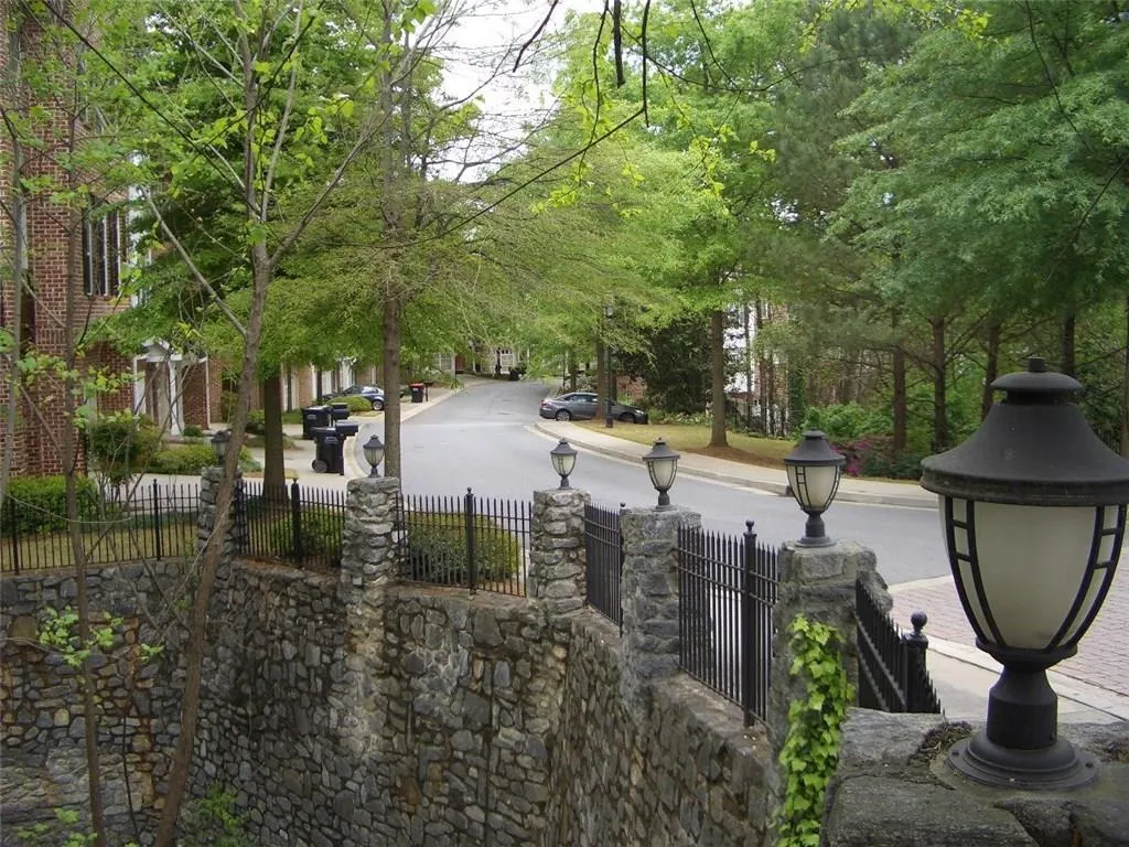 1147 Glenridge Place Unit 1147, Atlanta, Georgia 30342, 1 Bedroom Bedrooms, ,1 BathroomBathrooms,Residential,Sold,1147 Glenridge Place Unit 1147,5676588