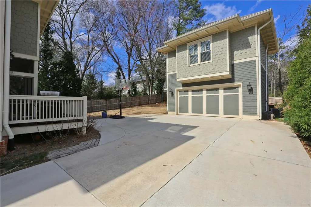 26 Spruell Springs Road, Atlanta, Georgia 30342, 6 Bedrooms Bedrooms, ,5 BathroomsBathrooms,Residential,Sold,26 Spruell Springs Road,5655637