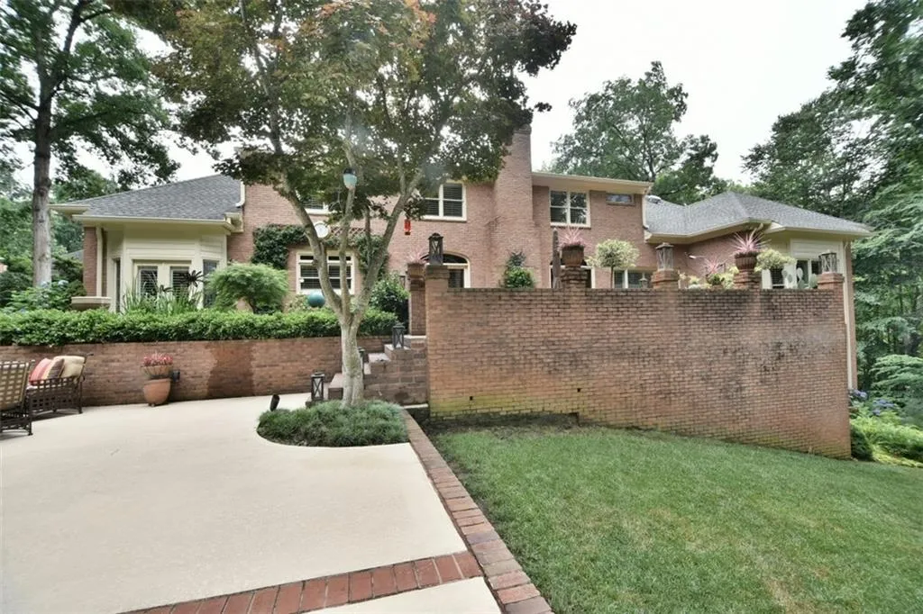 110 View Hill Court, Sandy Springs, Georgia 30350, 4 Bedrooms Bedrooms, ,4 BathroomsBathrooms,Residential,Sold,110 View Hill Court,5700031
