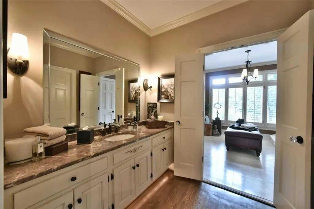 110 View Hill Court, Sandy Springs, Georgia 30350, 4 Bedrooms Bedrooms, ,4 BathroomsBathrooms,Residential,Sold,110 View Hill Court,5700031