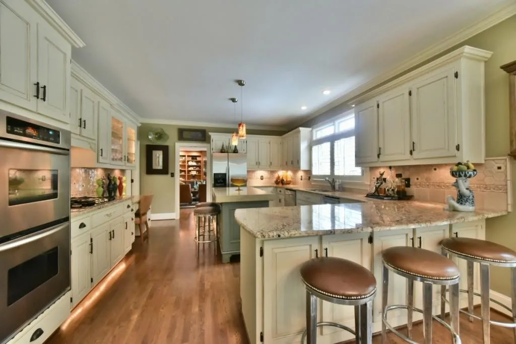 110 View Hill Court, Sandy Springs, Georgia 30350, 4 Bedrooms Bedrooms, ,4 BathroomsBathrooms,Residential,Sold,110 View Hill Court,5700031