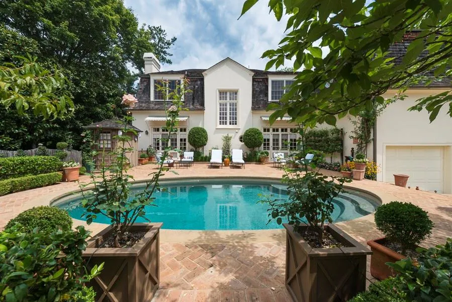944 Gatewood Court Nw, Atlanta, Georgia 30327, 4 Bedrooms Bedrooms, ,3 BathroomsBathrooms,Residential,Sold,944 Gatewood Court Nw,5574244