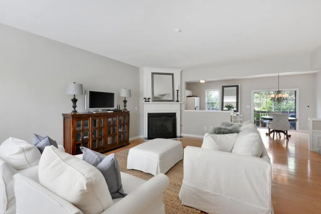 2307 Towneheights Terrace, Atlanta, Georgia 30339, 3 Bedrooms Bedrooms, ,2 BathroomsBathrooms,Residential,Sold,2307 Towneheights Terrace,5993507