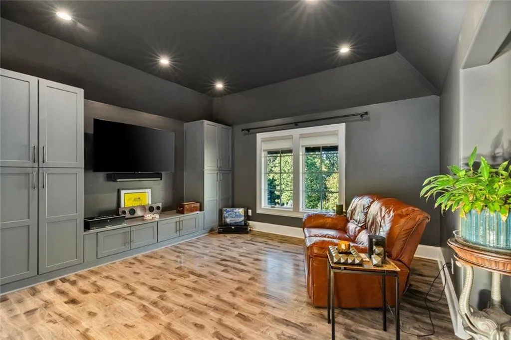 475 Heards Ferry Road, Atlanta, Georgia 30328, 8 Bedrooms Bedrooms, ,8 BathroomsBathrooms,Residential,For Sale,475 Heards Ferry Road,7718924