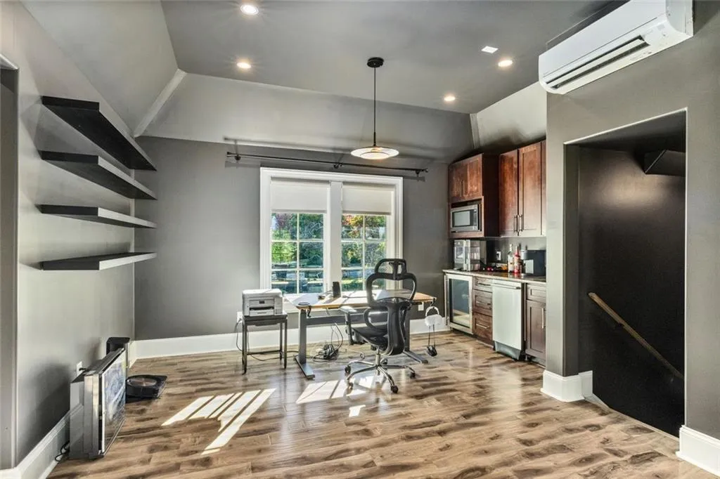 475 Heards Ferry Road, Atlanta, Georgia 30328, 8 Bedrooms Bedrooms, ,8 BathroomsBathrooms,Residential,For Sale,475 Heards Ferry Road,7718924
