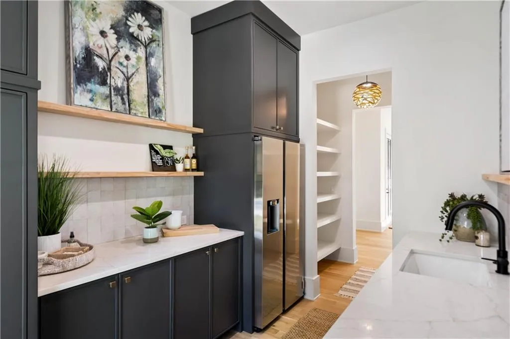 765 Heards Ferry Road, Sandy Springs, Georgia 30328, 6 Bedrooms Bedrooms, ,5 BathroomsBathrooms,Residential,Sold,765 Heards Ferry Road,7207554