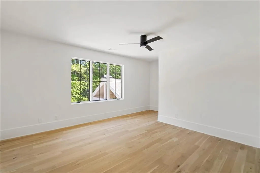 765 Heards Ferry Road, Sandy Springs, Georgia 30328, 6 Bedrooms Bedrooms, ,5 BathroomsBathrooms,Residential,Sold,765 Heards Ferry Road,7207554