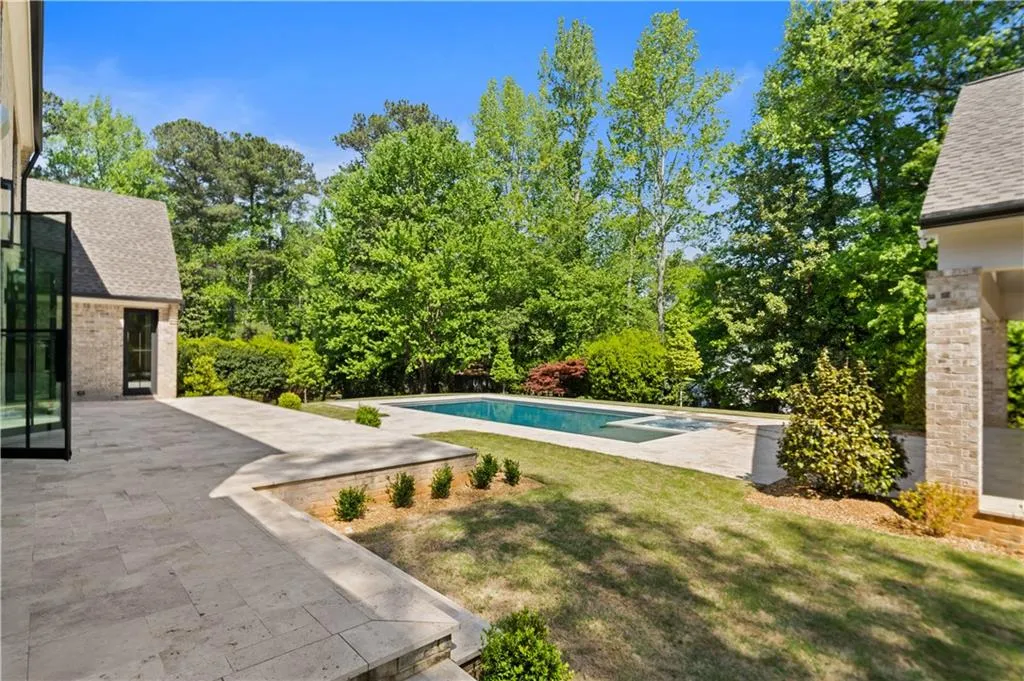 765 Heards Ferry Road, Sandy Springs, Georgia 30328, 6 Bedrooms Bedrooms, ,5 BathroomsBathrooms,Residential,Sold,765 Heards Ferry Road,7207554