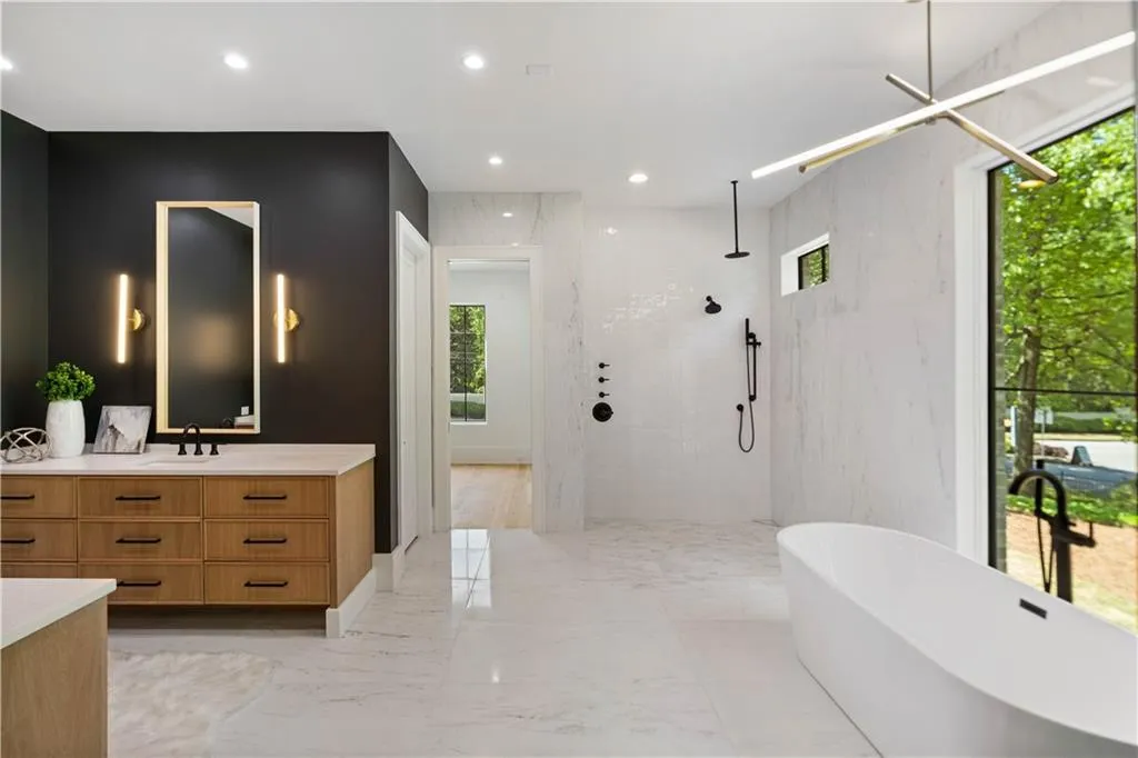 765 Heards Ferry Road, Sandy Springs, Georgia 30328, 6 Bedrooms Bedrooms, ,5 BathroomsBathrooms,Residential,Sold,765 Heards Ferry Road,7207554