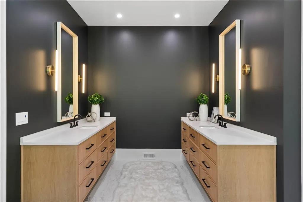 765 Heards Ferry Road, Sandy Springs, Georgia 30328, 6 Bedrooms Bedrooms, ,5 BathroomsBathrooms,Residential,Sold,765 Heards Ferry Road,7207554