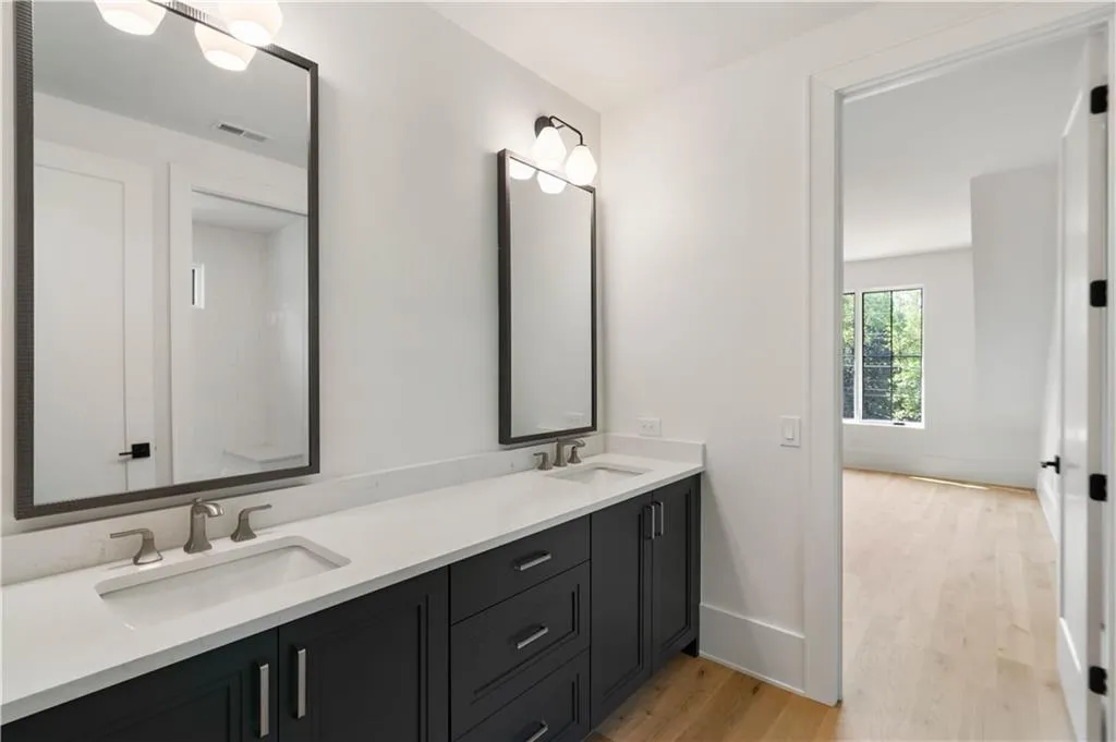 765 Heards Ferry Road, Sandy Springs, Georgia 30328, 6 Bedrooms Bedrooms, ,5 BathroomsBathrooms,Residential,Sold,765 Heards Ferry Road,7207554