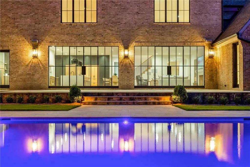 765 Heards Ferry Road, Sandy Springs, Georgia 30328, 6 Bedrooms Bedrooms, ,5 BathroomsBathrooms,Residential,Sold,765 Heards Ferry Road,7207554