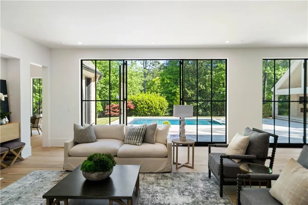 765 Heards Ferry Road, Sandy Springs, Georgia 30328, 6 Bedrooms Bedrooms, ,5 BathroomsBathrooms,Residential,Sold,765 Heards Ferry Road,7207554