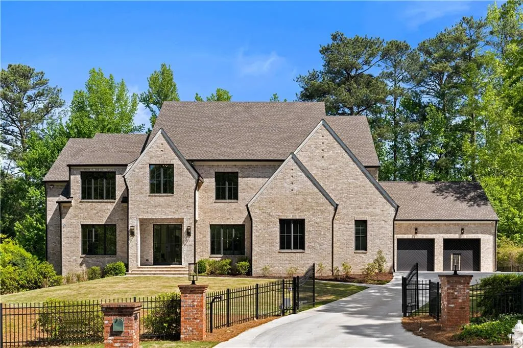 765 Heards Ferry Road, Sandy Springs, Georgia 30328, 6 Bedrooms Bedrooms, ,5 BathroomsBathrooms,Residential,Sold,765 Heards Ferry Road,7207554