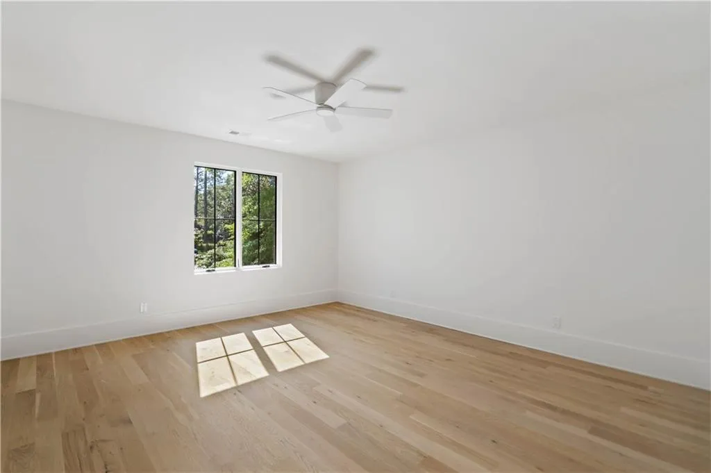 765 Heards Ferry Road, Sandy Springs, Georgia 30328, 6 Bedrooms Bedrooms, ,5 BathroomsBathrooms,Residential,Sold,765 Heards Ferry Road,7207554