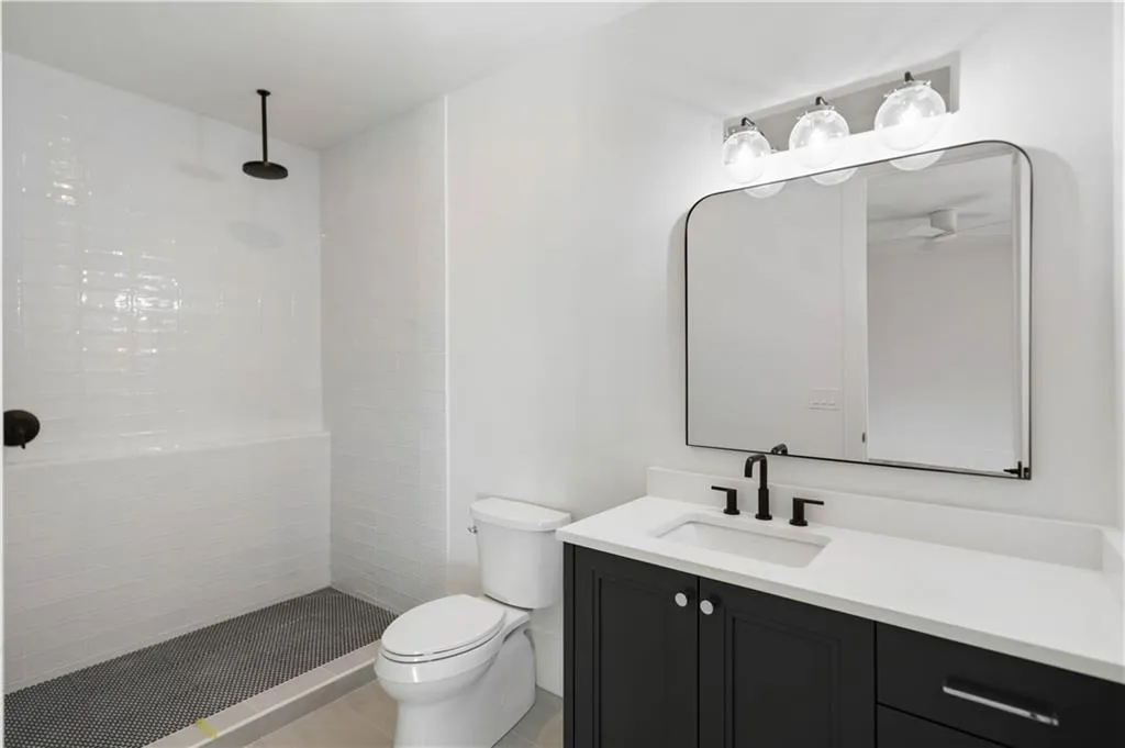 765 Heards Ferry Road, Sandy Springs, Georgia 30328, 6 Bedrooms Bedrooms, ,5 BathroomsBathrooms,Residential,Sold,765 Heards Ferry Road,7207554