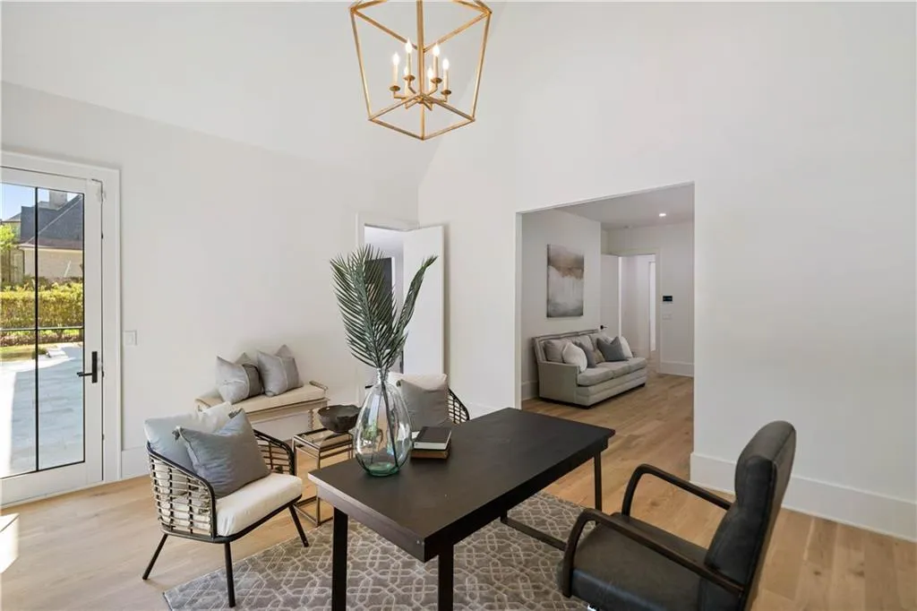 765 Heards Ferry Road, Sandy Springs, Georgia 30328, 6 Bedrooms Bedrooms, ,5 BathroomsBathrooms,Residential,Sold,765 Heards Ferry Road,7207554