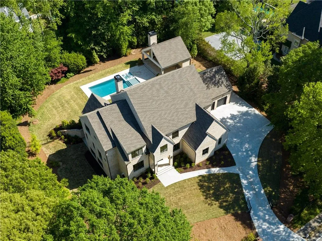 765 Heards Ferry Road, Sandy Springs, Georgia 30328, 6 Bedrooms Bedrooms, ,5 BathroomsBathrooms,Residential,Sold,765 Heards Ferry Road,7207554