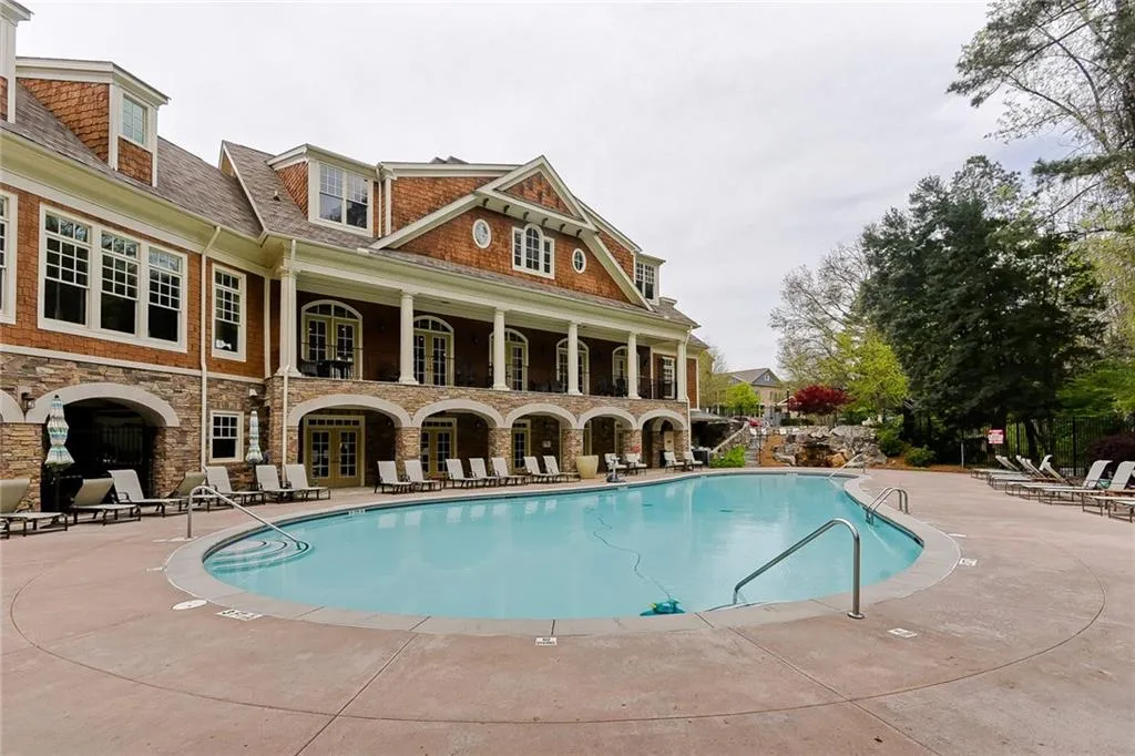 200 River Vista Drive Unit 323, Atlanta, Georgia 30339, 2 Bedrooms Bedrooms, ,2 BathroomsBathrooms,Residential,Sold,200 River Vista Drive Unit 323,6109961