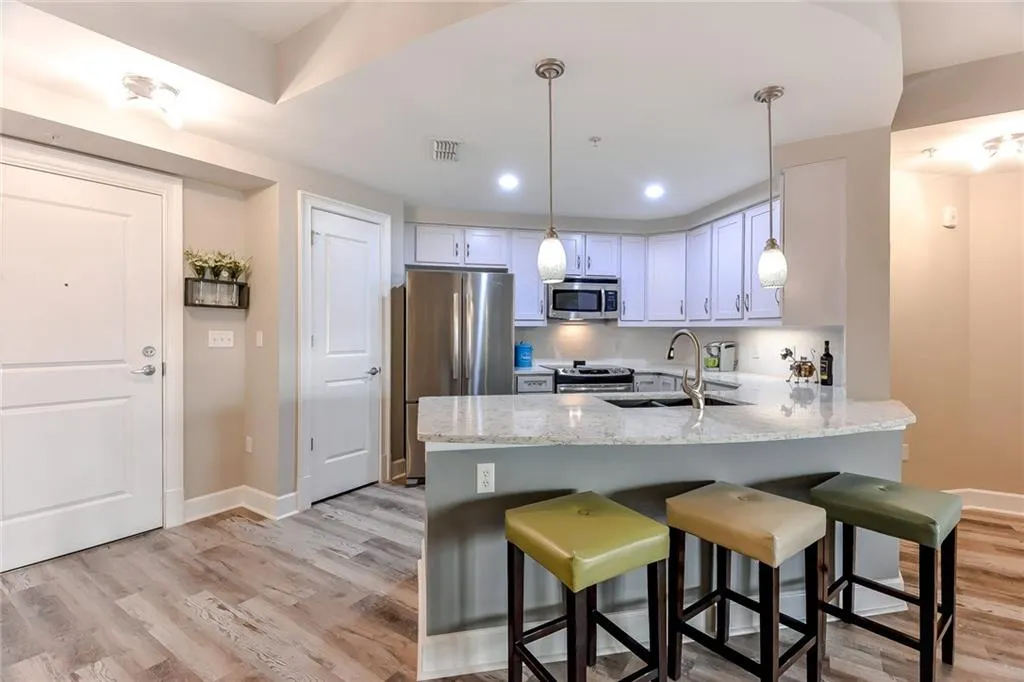 200 River Vista Drive Unit 323, Atlanta, Georgia 30339, 2 Bedrooms Bedrooms, ,2 BathroomsBathrooms,Residential,Sold,200 River Vista Drive Unit 323,6109961