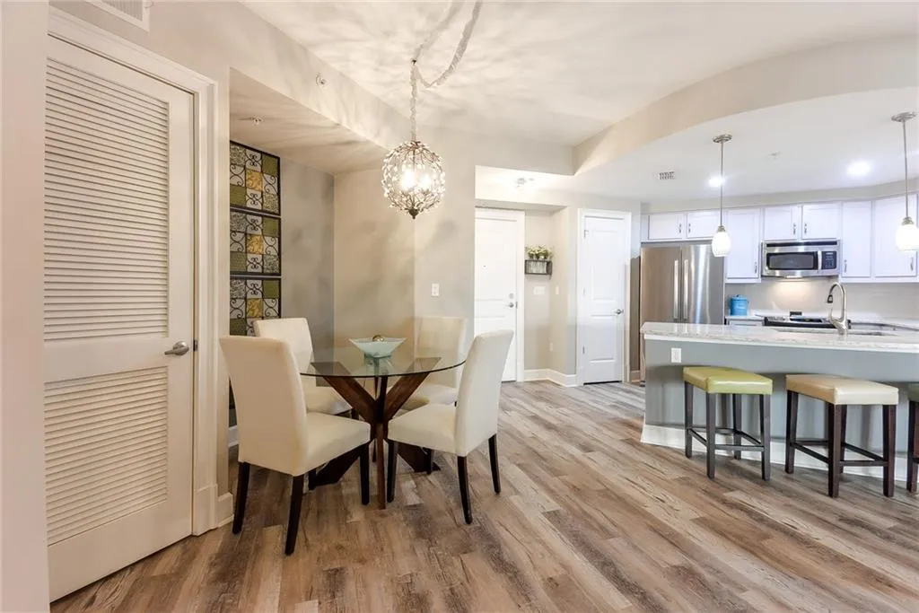 200 River Vista Drive Unit 323, Atlanta, Georgia 30339, 2 Bedrooms Bedrooms, ,2 BathroomsBathrooms,Residential,Sold,200 River Vista Drive Unit 323,6109961