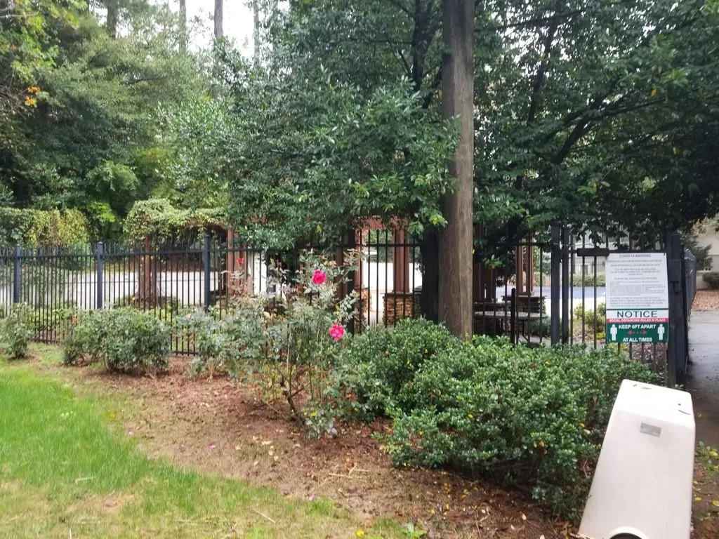 6940 Roswell Road Ne Unit 1b, Atlanta, Georgia 30328, 2 Bedrooms Bedrooms, ,1 BathroomBathrooms,Residential,Sold,6940 Roswell Road Ne Unit 1b,6803560