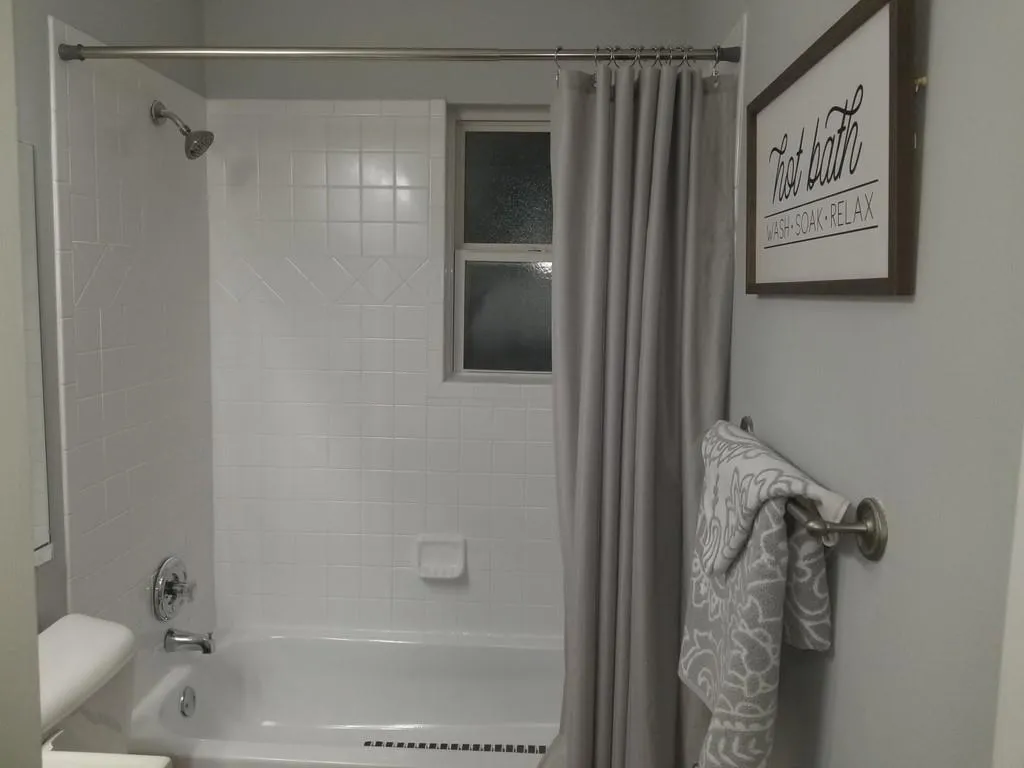 6940 Roswell Road Ne Unit 1b, Atlanta, Georgia 30328, 2 Bedrooms Bedrooms, ,1 BathroomBathrooms,Residential,Sold,6940 Roswell Road Ne Unit 1b,6803560