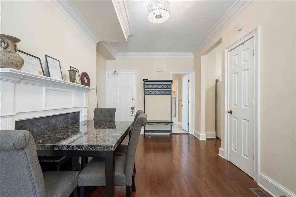 2840 Peachtree Road Nw Unit 307, Atlanta, Georgia 30305, 1 Bedroom Bedrooms, ,2 BathroomsBathrooms,Residential,For Sale,2840 Peachtree Road Nw Unit 307,7580424