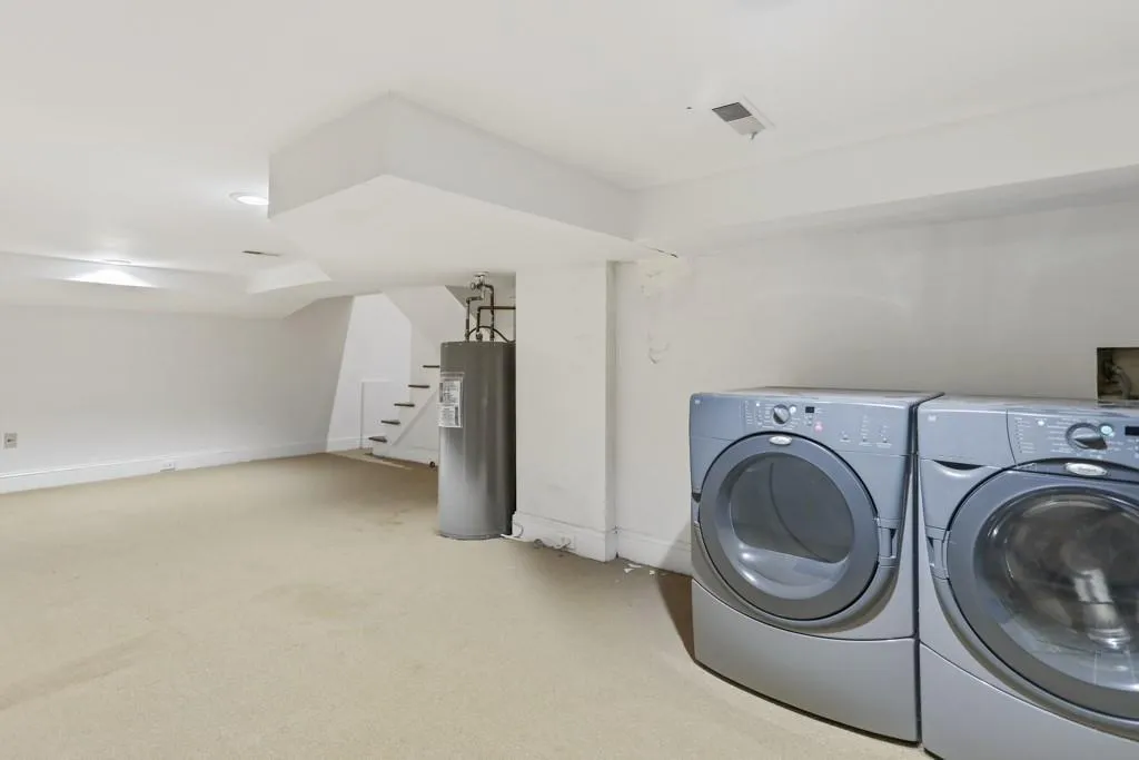 2840 Peachtree Road Nw Unit 307, Atlanta, Georgia 30305, 1 Bedroom Bedrooms, ,2 BathroomsBathrooms,Residential,For Sale,2840 Peachtree Road Nw Unit 307,7580424