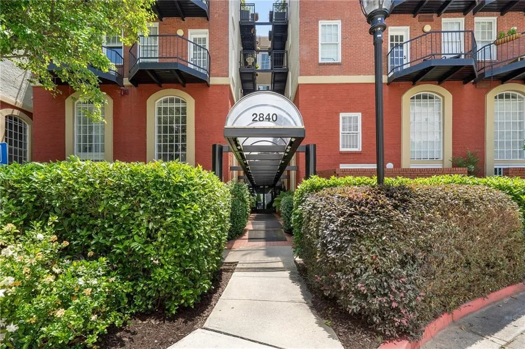 2840 Peachtree Road Nw Unit 307, Atlanta, Georgia 30305, 1 Bedroom Bedrooms, ,2 BathroomsBathrooms,Residential,For Sale,2840 Peachtree Road Nw Unit 307,7580424