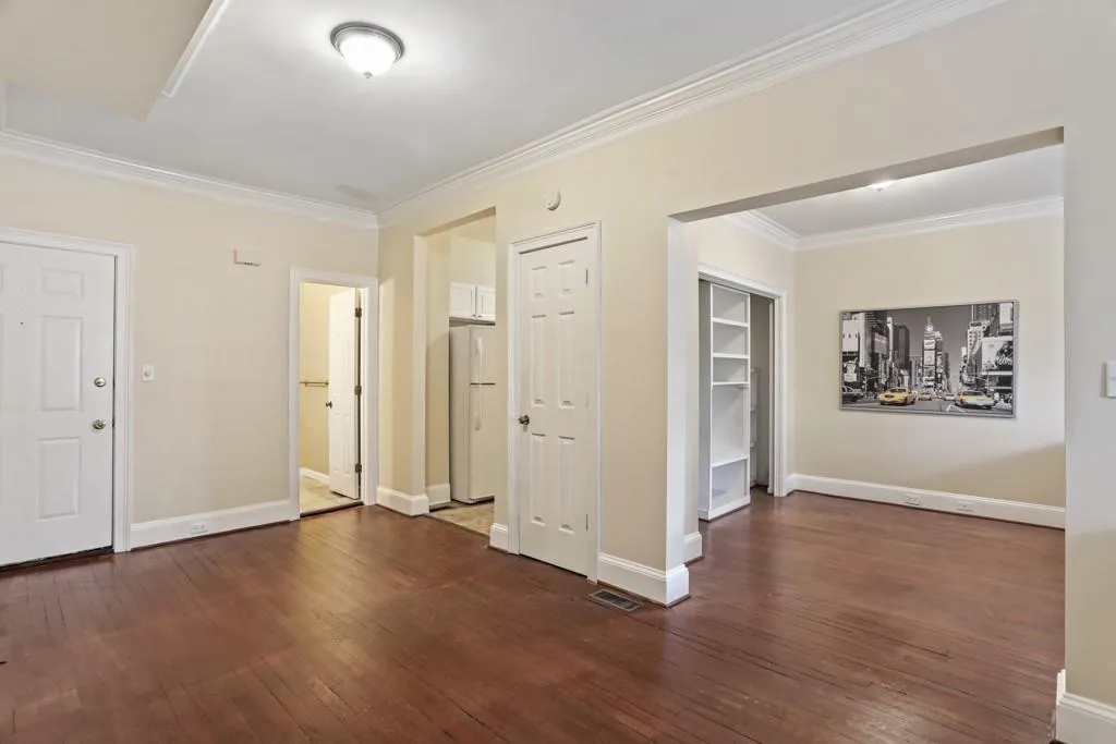 2840 Peachtree Road Nw Unit 307, Atlanta, Georgia 30305, 1 Bedroom Bedrooms, ,2 BathroomsBathrooms,Residential,For Sale,2840 Peachtree Road Nw Unit 307,7580424