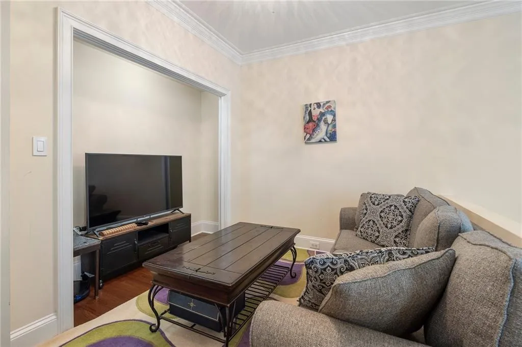 2840 Peachtree Road Nw Unit 307, Atlanta, Georgia 30305, 1 Bedroom Bedrooms, ,2 BathroomsBathrooms,Residential,For Sale,2840 Peachtree Road Nw Unit 307,7580424