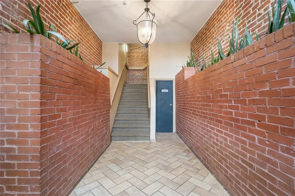 2840 Peachtree Road Nw Unit 307, Atlanta, Georgia 30305, 1 Bedroom Bedrooms, ,2 BathroomsBathrooms,Residential,For Sale,2840 Peachtree Road Nw Unit 307,7580424