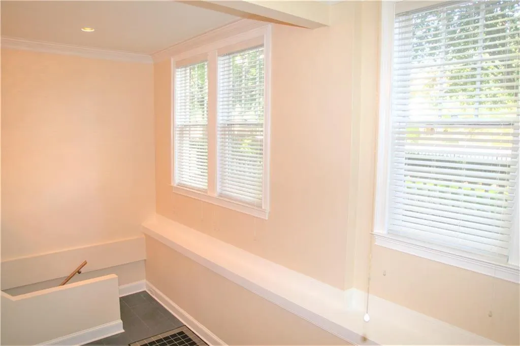 2840 Peachtree Road Nw Unit 307, Atlanta, Georgia 30305, 1 Bedroom Bedrooms, ,2 BathroomsBathrooms,Residential,For Sale,2840 Peachtree Road Nw Unit 307,7580424