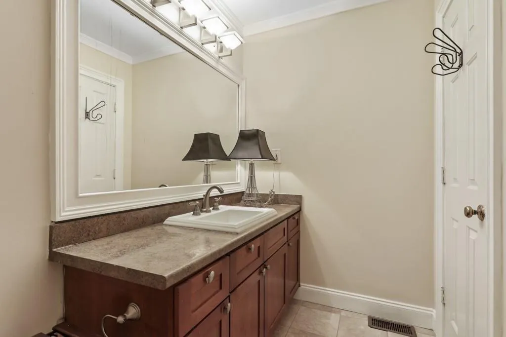 2840 Peachtree Road Nw Unit 307, Atlanta, Georgia 30305, 1 Bedroom Bedrooms, ,2 BathroomsBathrooms,Residential,For Sale,2840 Peachtree Road Nw Unit 307,7580424