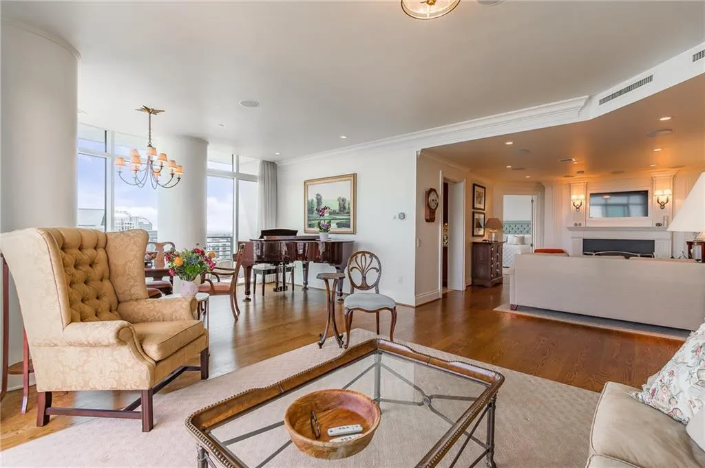 750 Park Avenue Ne Unit 29s, Atlanta, Georgia 30326, 2 Bedrooms Bedrooms, ,2 BathroomsBathrooms,Residential,For Sale,750 Park Avenue Ne Unit 29s,7652308