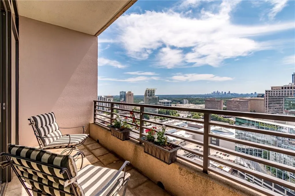 750 Park Avenue Ne Unit 29s, Atlanta, Georgia 30326, 2 Bedrooms Bedrooms, ,2 BathroomsBathrooms,Residential,For Sale,750 Park Avenue Ne Unit 29s,7652308