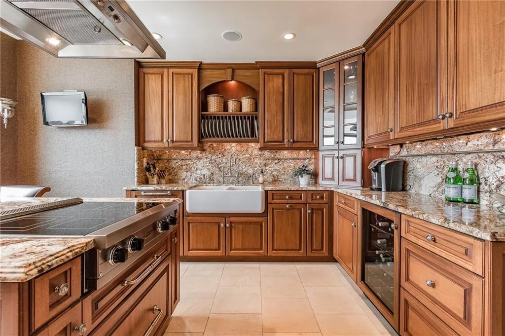 750 Park Avenue Ne Unit 29s, Atlanta, Georgia 30326, 2 Bedrooms Bedrooms, ,2 BathroomsBathrooms,Residential,For Sale,750 Park Avenue Ne Unit 29s,7652308