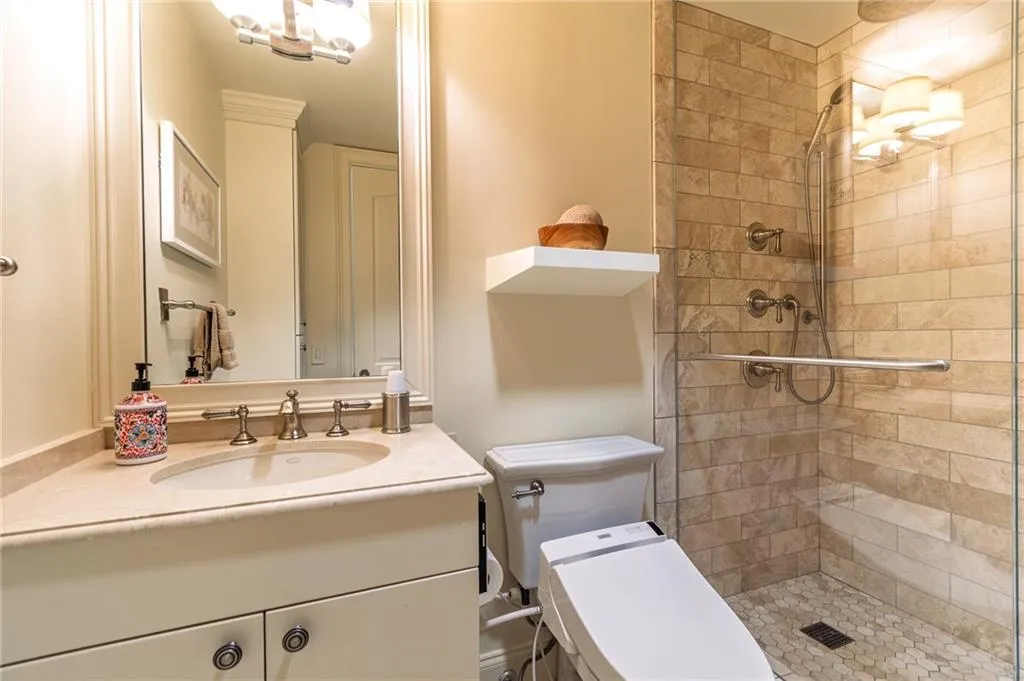 750 Park Avenue Ne Unit 29s, Atlanta, Georgia 30326, 2 Bedrooms Bedrooms, ,2 BathroomsBathrooms,Residential,For Sale,750 Park Avenue Ne Unit 29s,7652308
