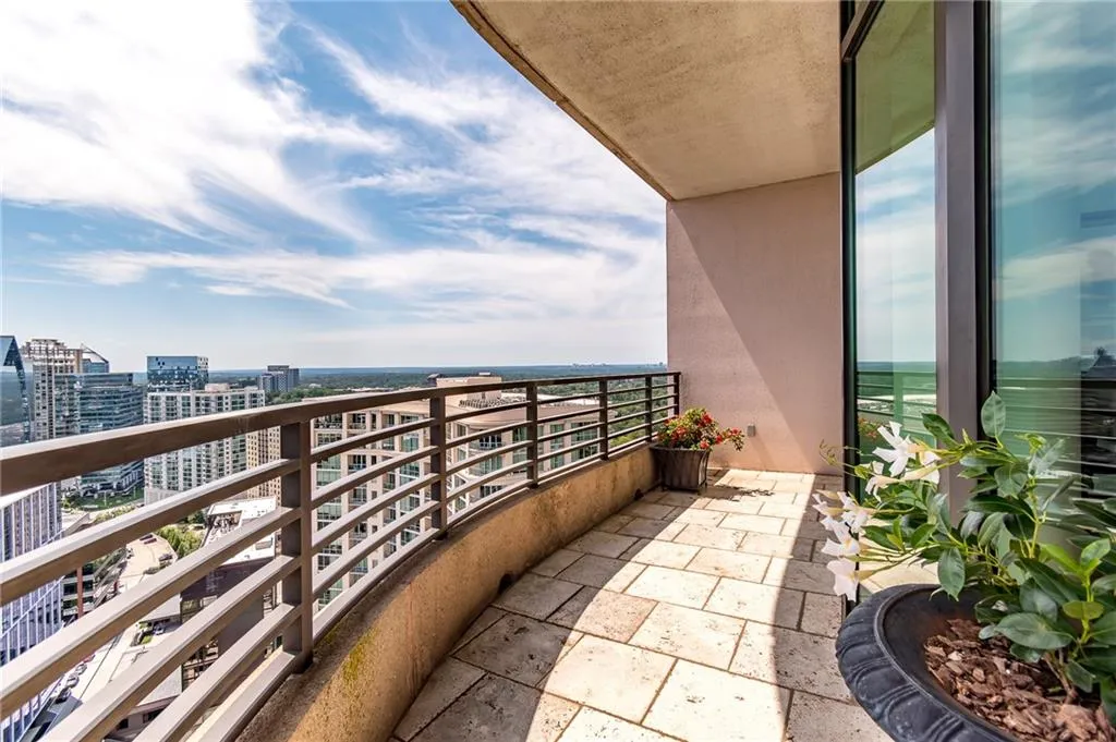 750 Park Avenue Ne Unit 29s, Atlanta, Georgia 30326, 2 Bedrooms Bedrooms, ,2 BathroomsBathrooms,Residential,For Sale,750 Park Avenue Ne Unit 29s,7652308