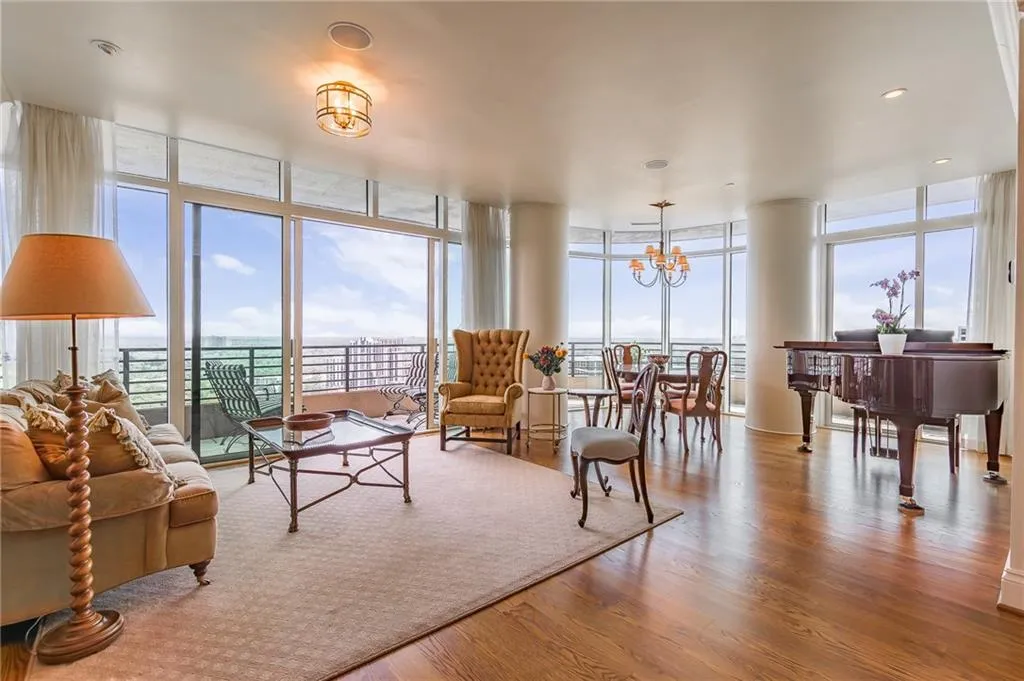 750 Park Avenue Ne Unit 29s, Atlanta, Georgia 30326, 2 Bedrooms Bedrooms, ,2 BathroomsBathrooms,Residential,For Sale,750 Park Avenue Ne Unit 29s,7652308
