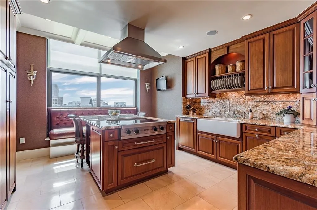 750 Park Avenue Ne Unit 29s, Atlanta, Georgia 30326, 2 Bedrooms Bedrooms, ,2 BathroomsBathrooms,Residential,For Sale,750 Park Avenue Ne Unit 29s,7652308