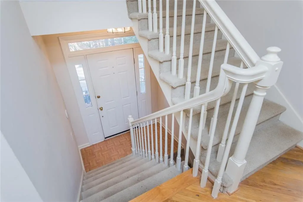 301 Dunwoody Chace, Sandy Springs, Georgia 30328, 3 Bedrooms Bedrooms, ,3 BathroomsBathrooms,Residential,Sold,301 Dunwoody Chace,6106458